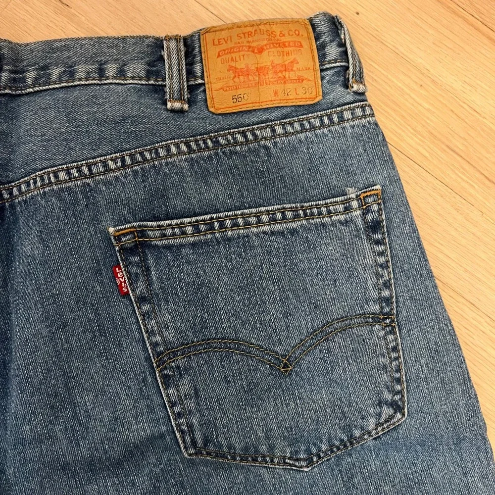 Levis 550 Relaxed Fit Mens Jeans 42x30 Medium‎ Wash Denim Cotton 550-0216 Y2K